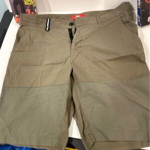 NIKE tech woven shorts khaki/tan size 34